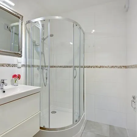 Triapart Chmielna Park 1 *